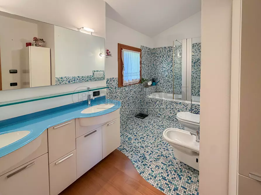 Immagine 21 di Porzione di casa in vendita  in Via Monte Summano a Costabissara