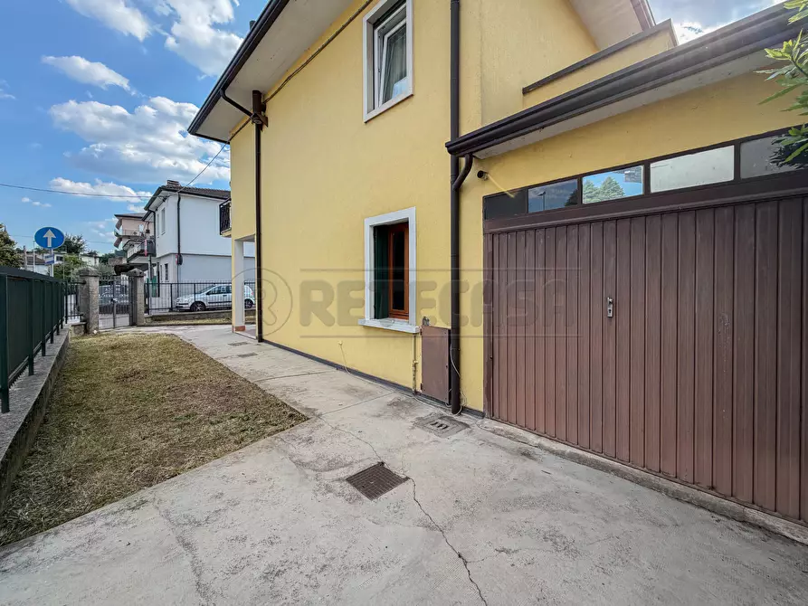 Immagine 30 di Appartamento in vendita  in Via Brenta a Creazzo