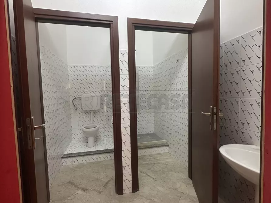 Immagine 10 di Locale commerciale in affitto  a Mazara Del Vallo