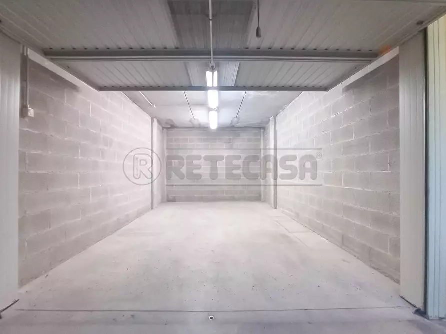 Immagine 1 di Garage in vendita  in Via Lussemburgp 45 a Vicenza