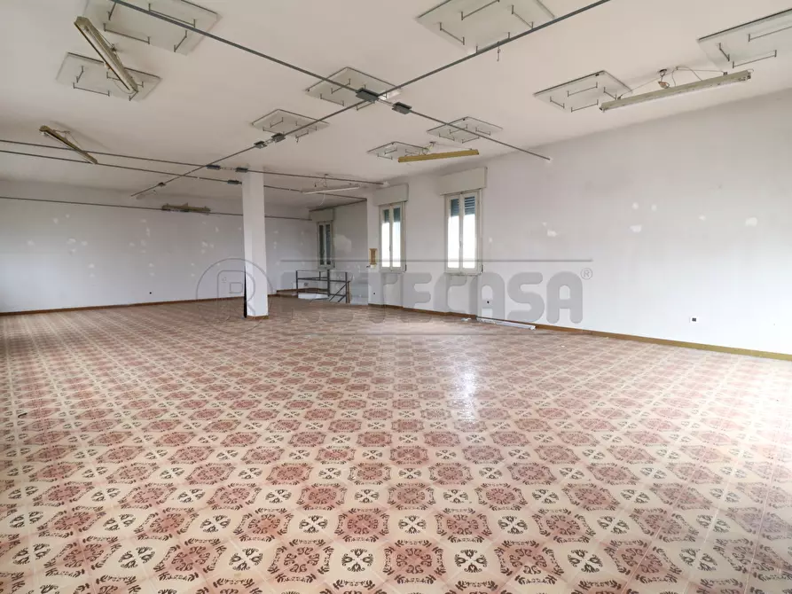 Immagine 9 di Locale commerciale in vendita  in Via Guido Reni 2 a Bondeno