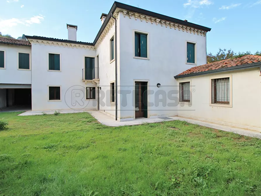 Immagine 1 di Porzione di casa in vendita  in via trento 60 a Montebello Vicentino