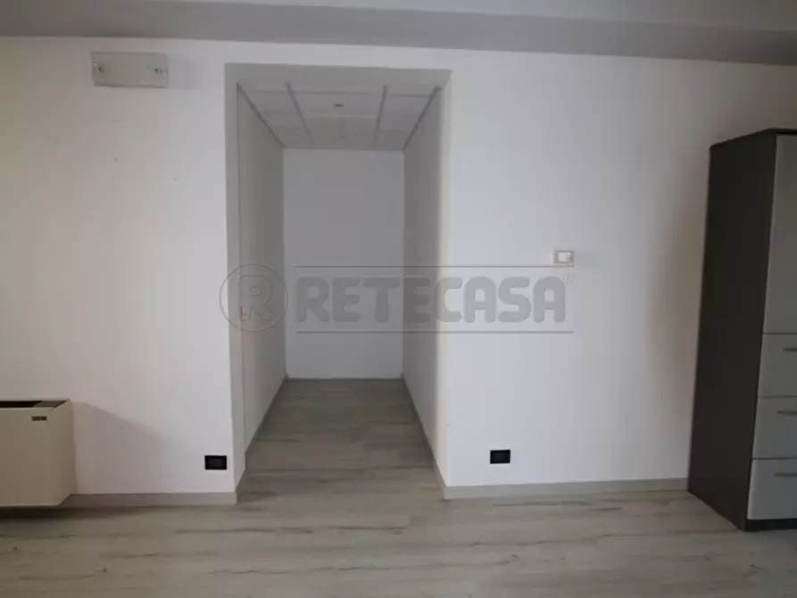 Immagine 32 di Locale commerciale in affitto  in Via Torri a Arcugnano