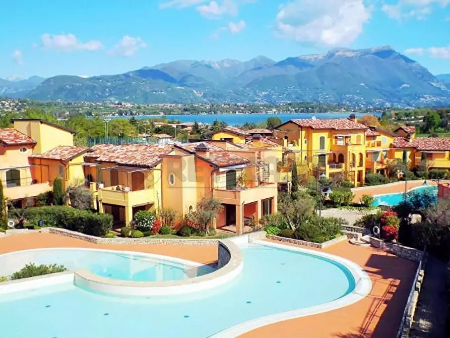 Immagine 2 di Bilocale in vendita  in Via del Torchio 21F a Manerba Del Garda