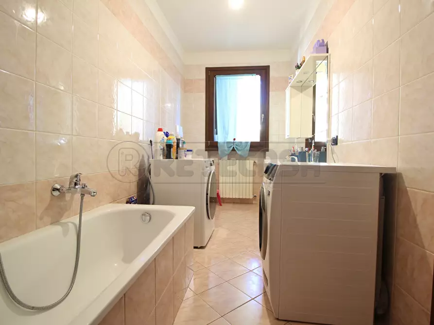 Immagine 9 di Bilocale in vendita  in Via Pesa 19 a Montebello Vicentino