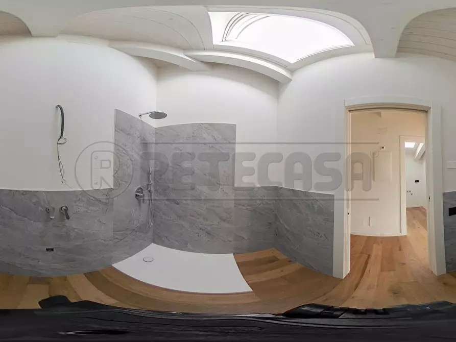 Immagine 11 di Attico in vendita  in Via F. Magellano a Creazzo