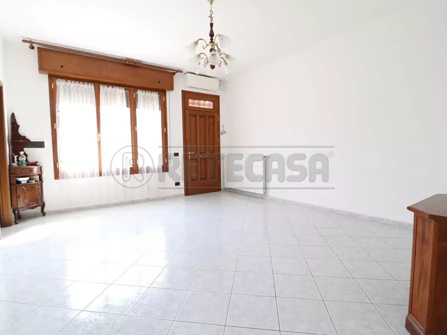 Immagine 4 di Trilocale in vendita  in Via G. Bruno 23A a Bondeno