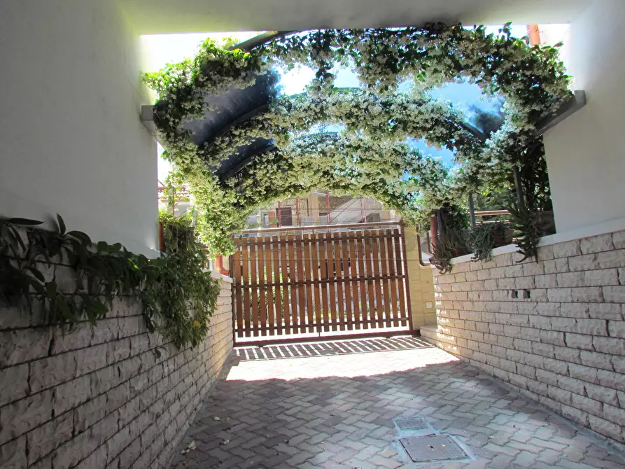 Immagine 10 di Villetta a schiera in vendita  in Via C. Rocci Cerasoli a Gallipoli