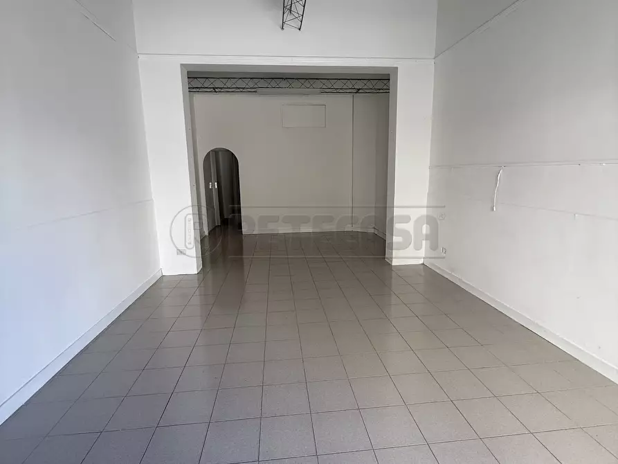 Immagine 11 di Locale commerciale in affitto  in Via Generale Cantore 6 a Nardo'