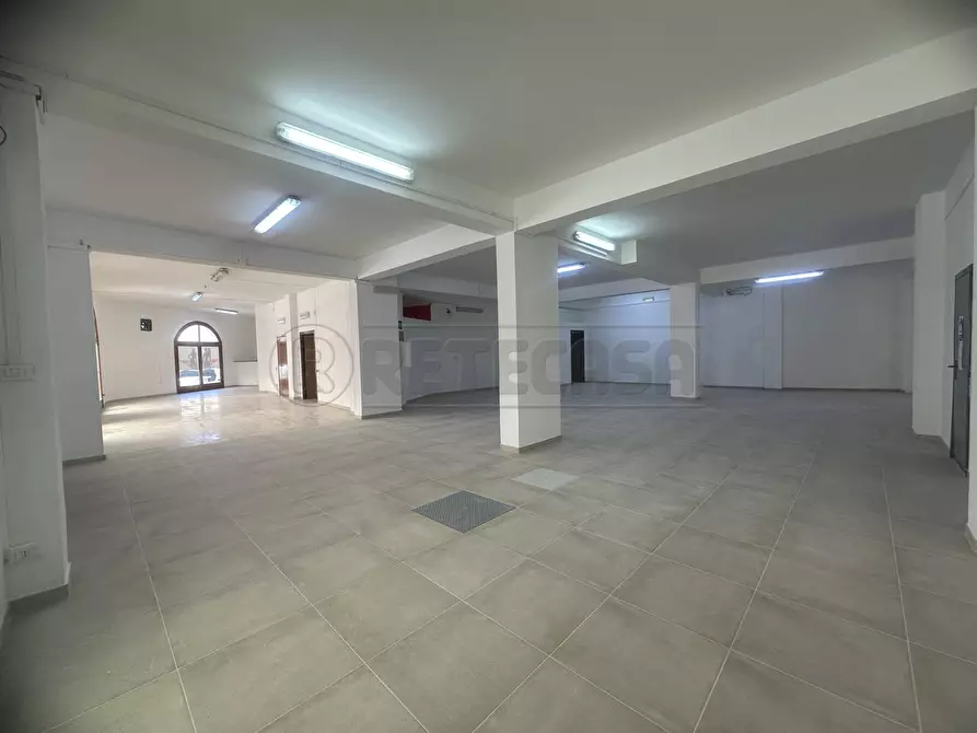 Immagine 16 di Locale commerciale in affitto  a Mazara Del Vallo