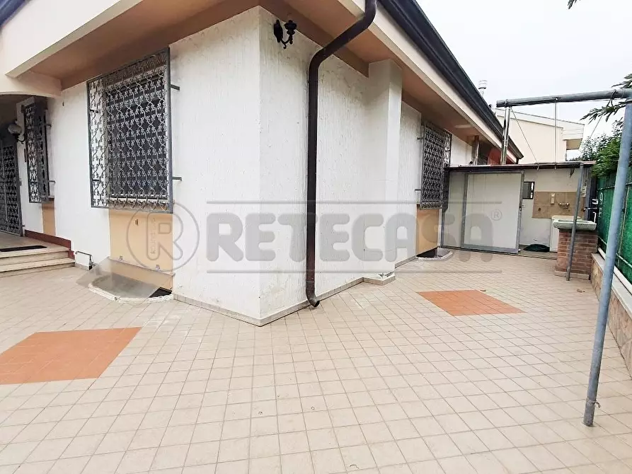 Immagine 1 di Casa bifamiliare in vendita  a Viareggio