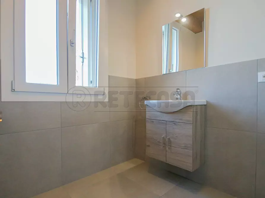 Immagine 11 di Porzione di casa in affitto  in VIA CAPITELLI 21 a Pozzoleone