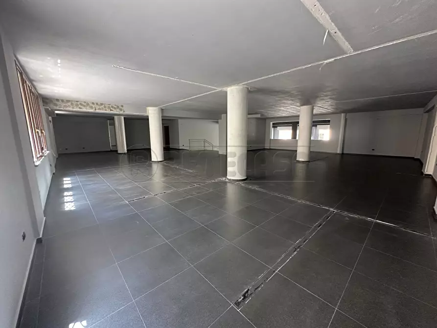 Immagine 19 di Locale commerciale in affitto  a Mazara Del Vallo