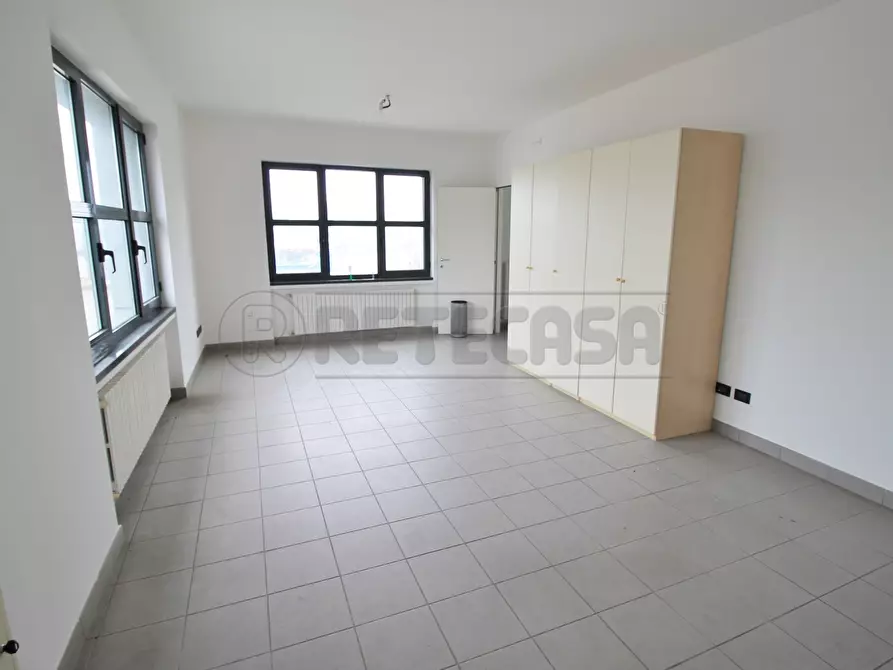 Immagine 29 di Attività artigianale in vendita  a Montebello Vicentino