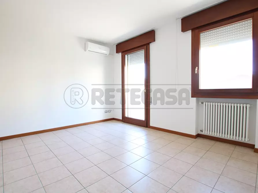 Immagine 11 di Bilocale in vendita  in Via Giovanni Falcone a Barbarano Mossano