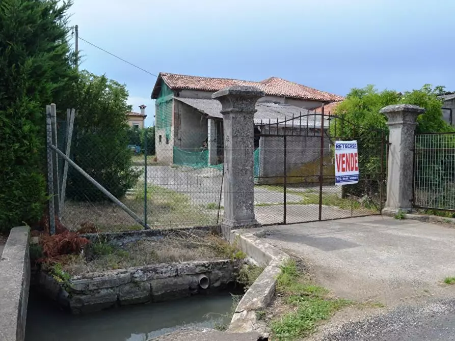 Immagine 1 di Rustico / casale in vendita  in VIA SABBIONARA a Lonigo