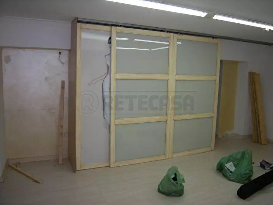 Immagine 6 di Locale commerciale in vendita  in via napoleone colajanni 160 a Caltanissetta