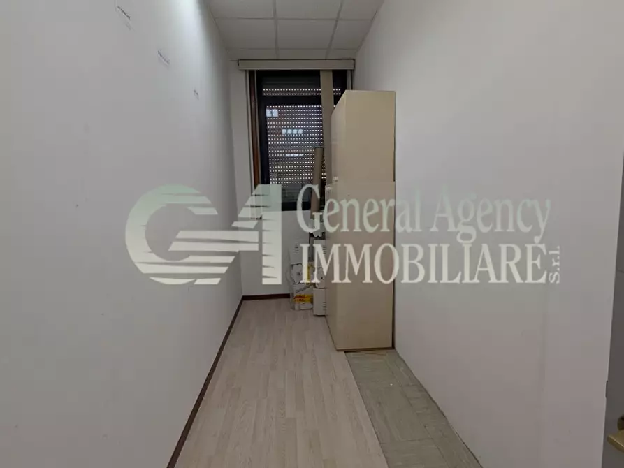 Immagine 33 di Ufficio in affitto  in VIALE DEL POGGIO FIORITO a Roma