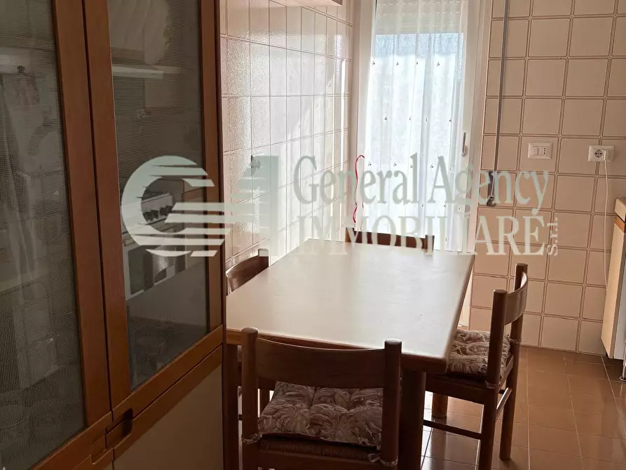 Immagine 6 di Trilocale in affitto  in Via Canton a Roma