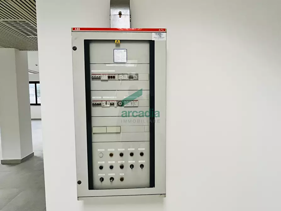 Immagine 10 di Ufficio in vendita  in Via Saverio Milella 2/bis a Bari