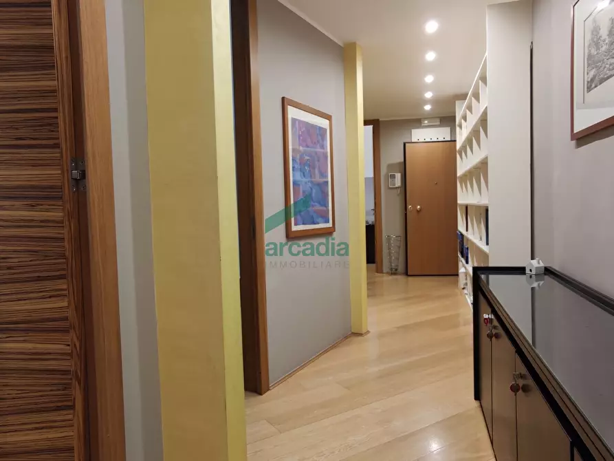 Immagine 6 di Ufficio in vendita  in Via Papa Giovanni Paolo I' 10/E a Bari