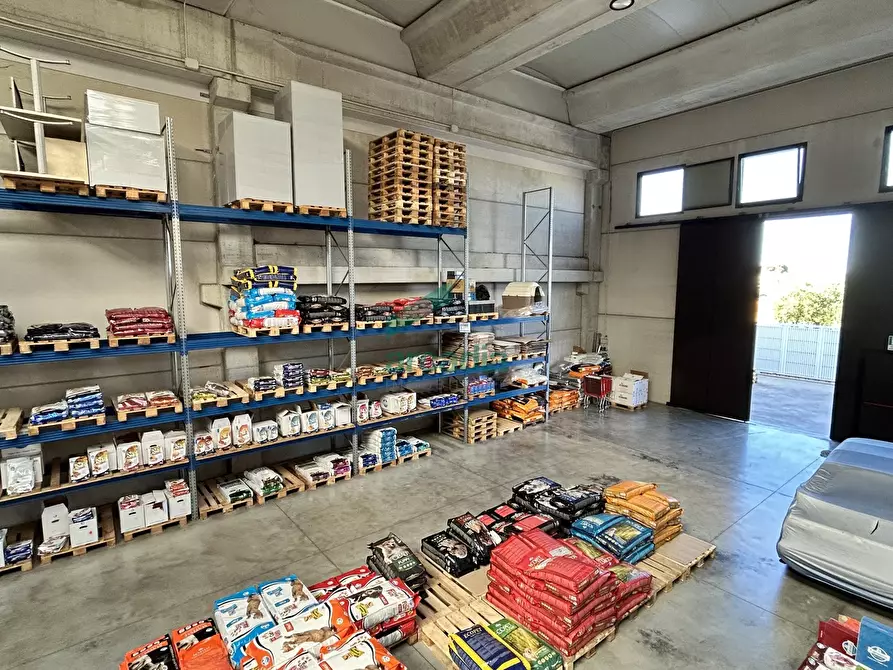 Immagine 19 di Attività artigianale in vendita  in Strada Provinciale Modugno-Bari 83 a Modugno
