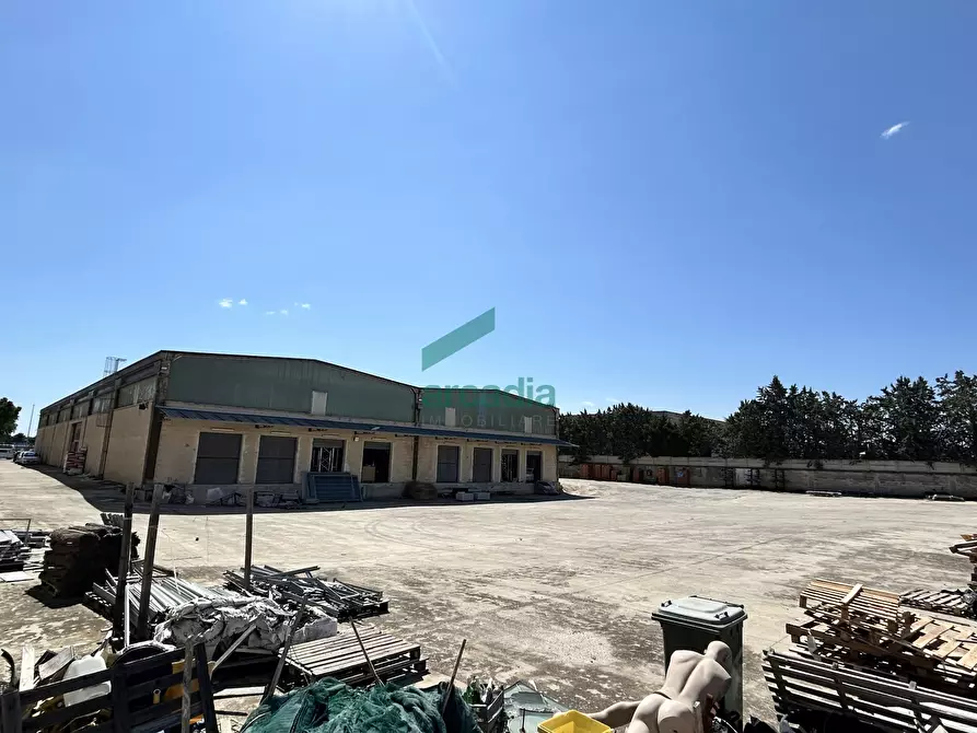 Immagine 11 di Attività artigianale in vendita  in SP54 km 1 a Modugno