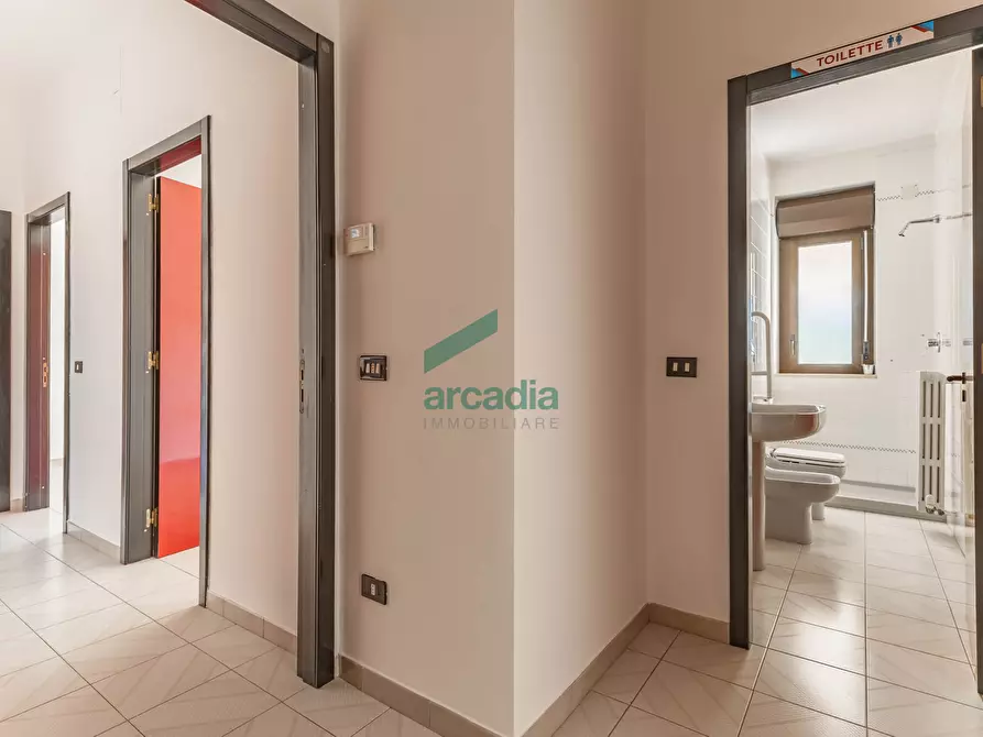 Immagine 2 di Ufficio in vendita  in Via Camillo Rosalba 49 a Bari