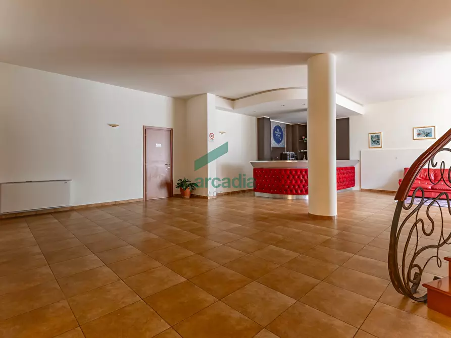 Immagine 11 di Locale commerciale in vendita  in Strada Vicinale Vecchia di Matera 369 a Gioia Del Colle