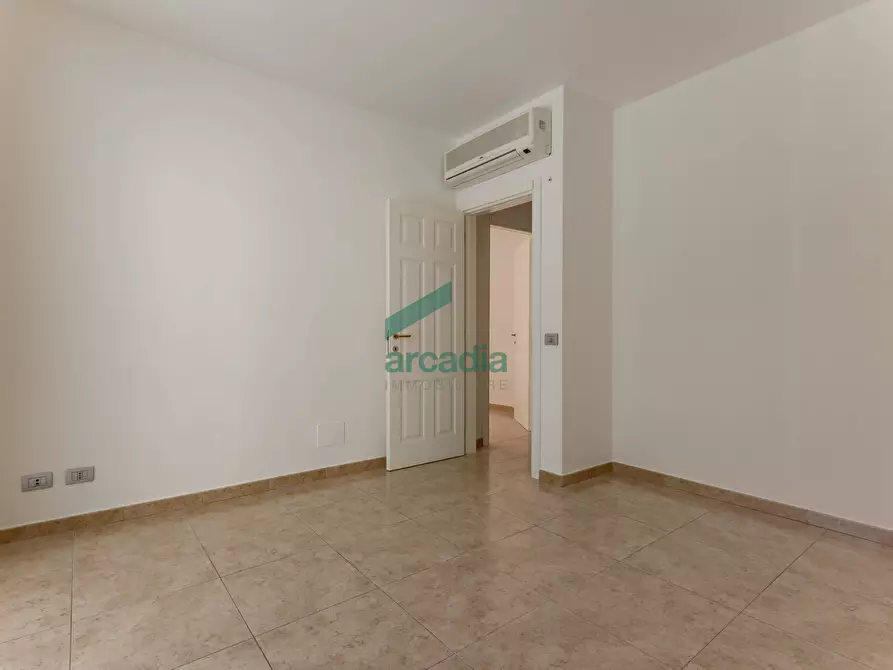 Immagine 22 di Quadrilocale in vendita  in Viale Louis Pasteur 15A a Bari