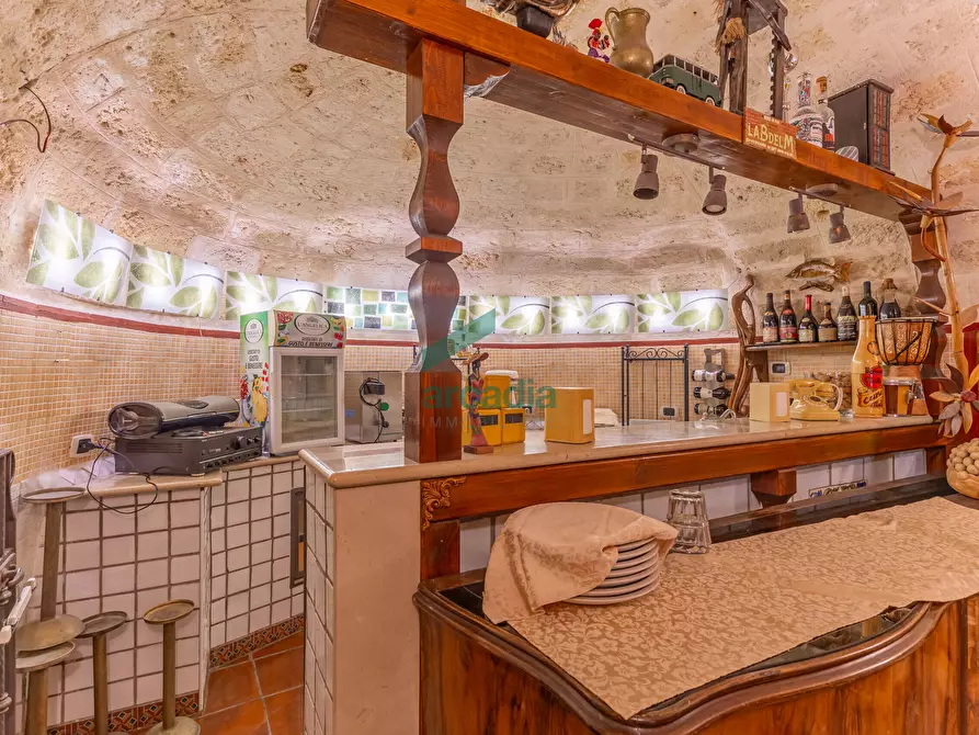 Immagine 6 di Locale commerciale in vendita  in Strada la Grava 16 a Bari