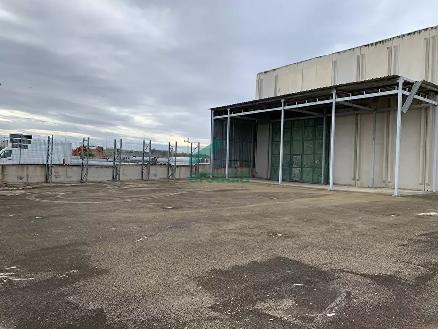 Immagine 10 di Attività artigianale in vendita  in Via dei Gladioli 6 a Modugno