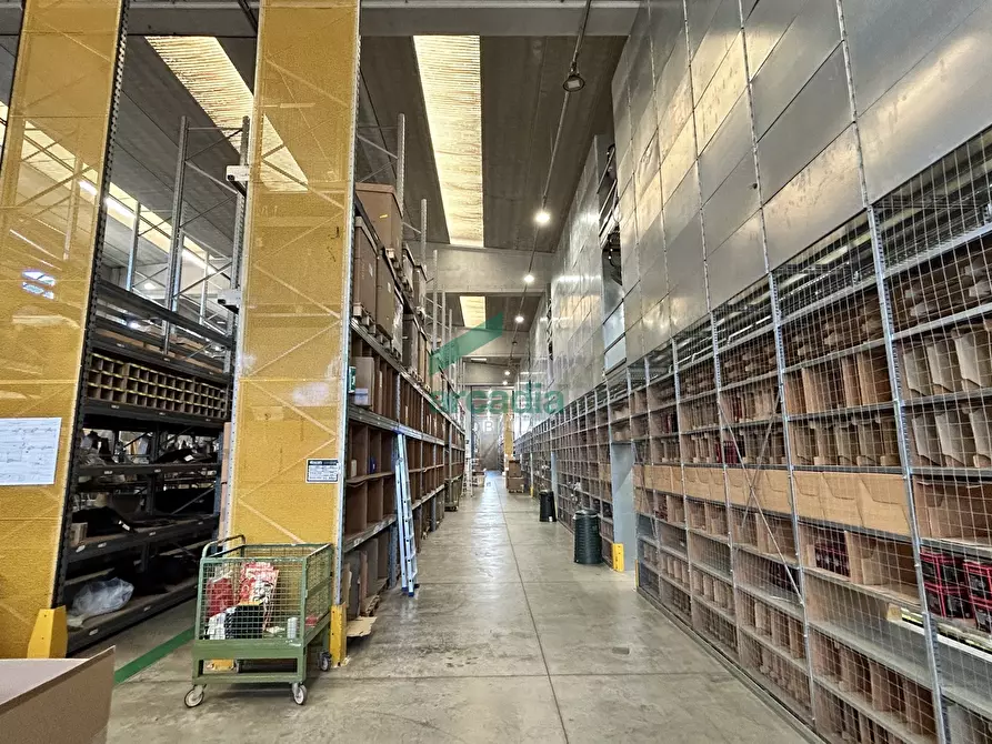 Immagine 29 di Attività artigianale in vendita  in Strada Provinciale Palese-modugno 12 a Modugno