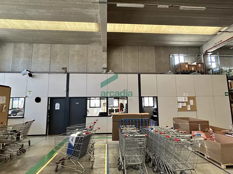 Immagine 27 di Attività artigianale in vendita  in Strada Provinciale Palese-modugno 12 a Modugno