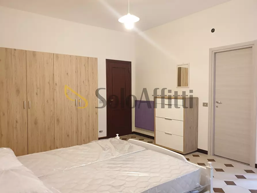 Immagine 13 di Pentalocale in affitto  a Catanzaro