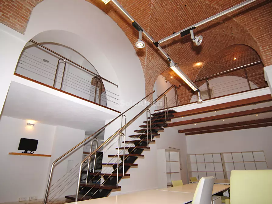 Immagine 5 di Locale commerciale in affitto  a Livorno