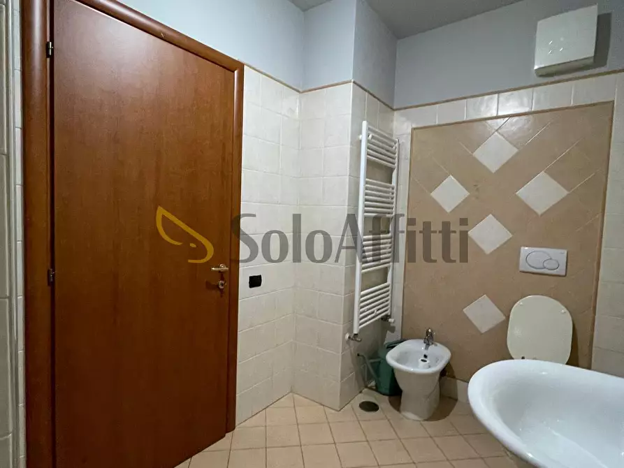 Immagine 8 di Pentalocale in affitto  a Sora