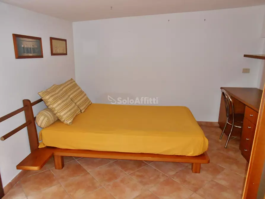 Immagine 25 di Villetta a schiera in affitto  in Via Fiorenzuola di Focara a Fiumicino