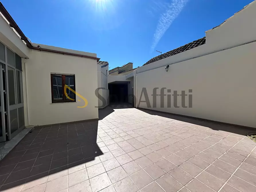 Immagine 6 di Stanza singola in affitto  a Monserrato