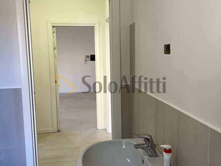 Immagine 17 di Trilocale in affitto  a Rovellasca