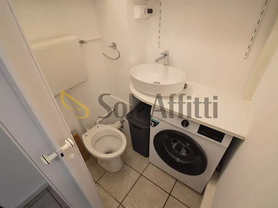 Immagine 16 di Bilocale in affitto  in Viale Monte Amiata 41 a Rozzano