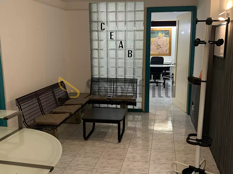 Immagine 8 di Ufficio in affitto  in Via delle Zagare 1 a Catania