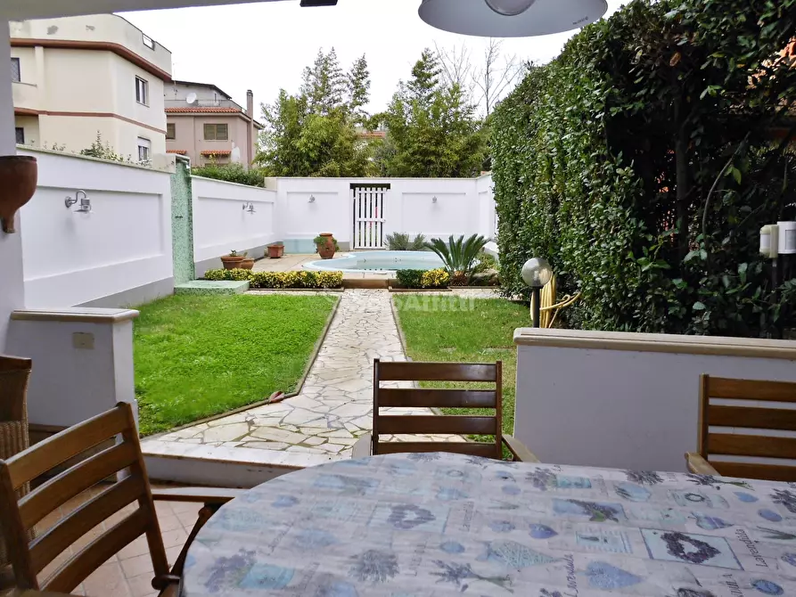 Immagine 8 di Villetta a schiera in affitto  in Via Fiorenzuola di Focara a Fiumicino