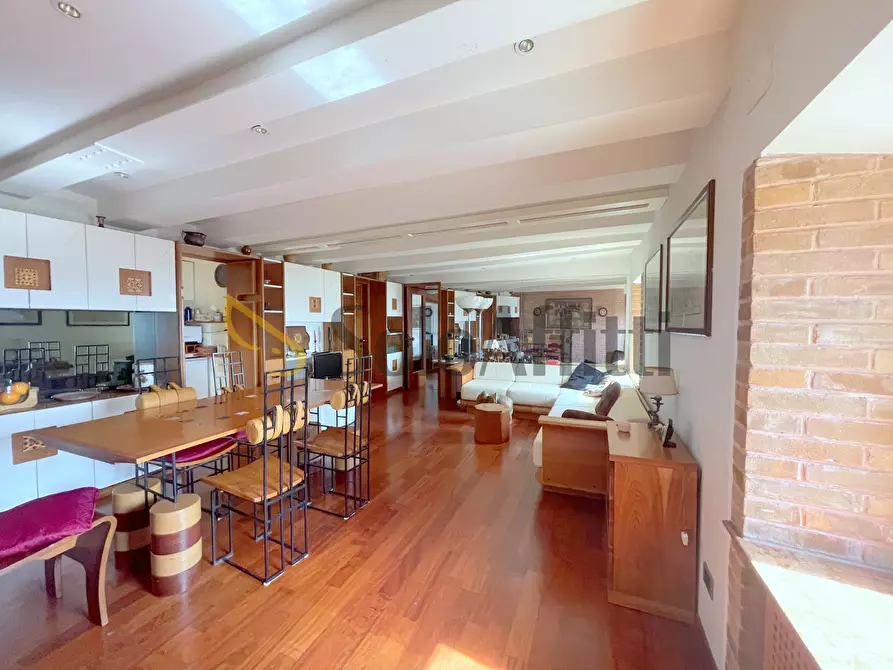 Immagine 2 di Trilocale in affitto  a Osimo