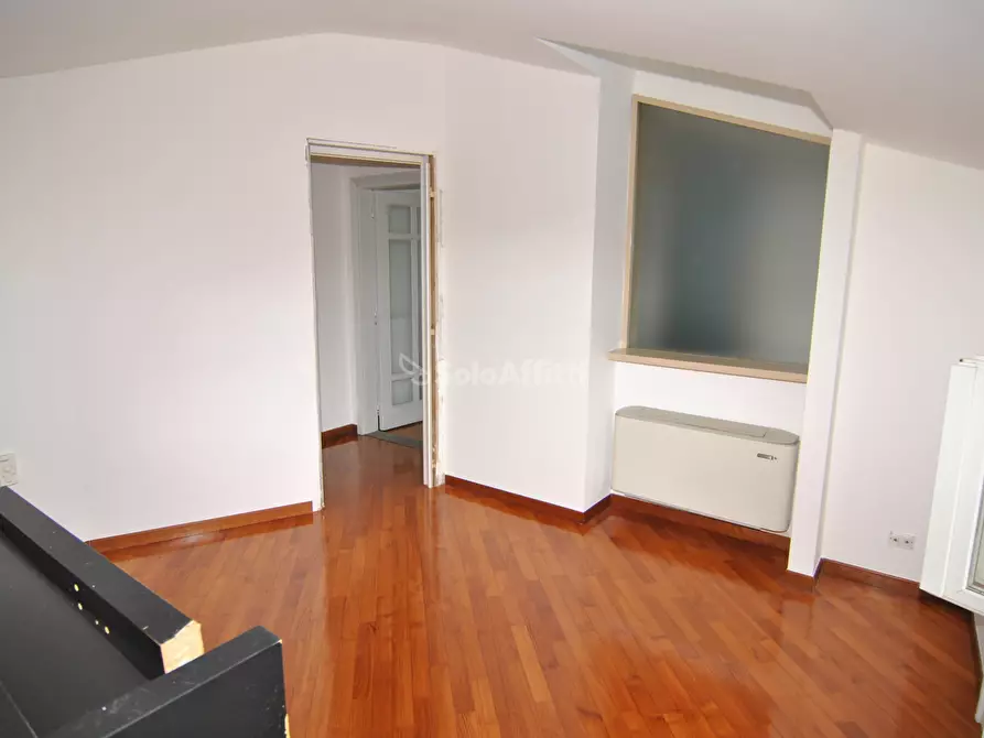 Immagine 23 di Appartamento in affitto  in Viale Italia 104 a Livorno