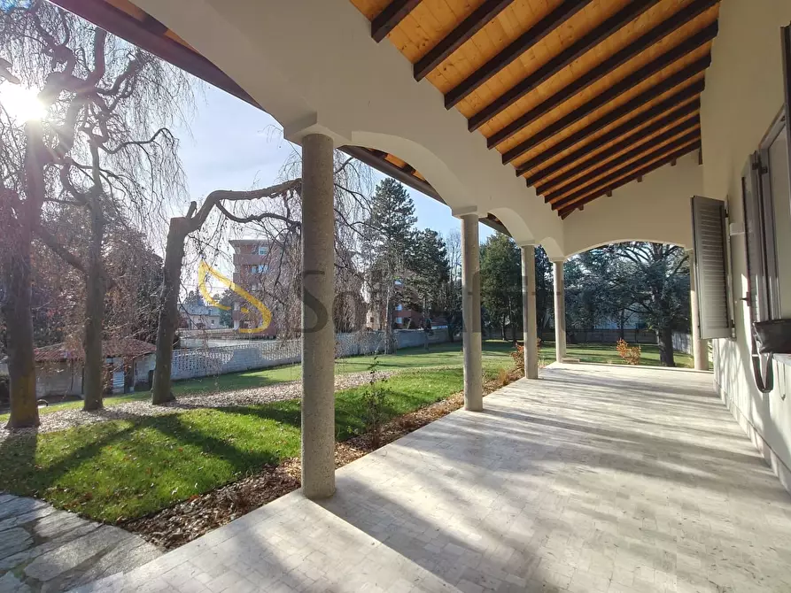 Immagine 5 di Villa in affitto  a Marnate