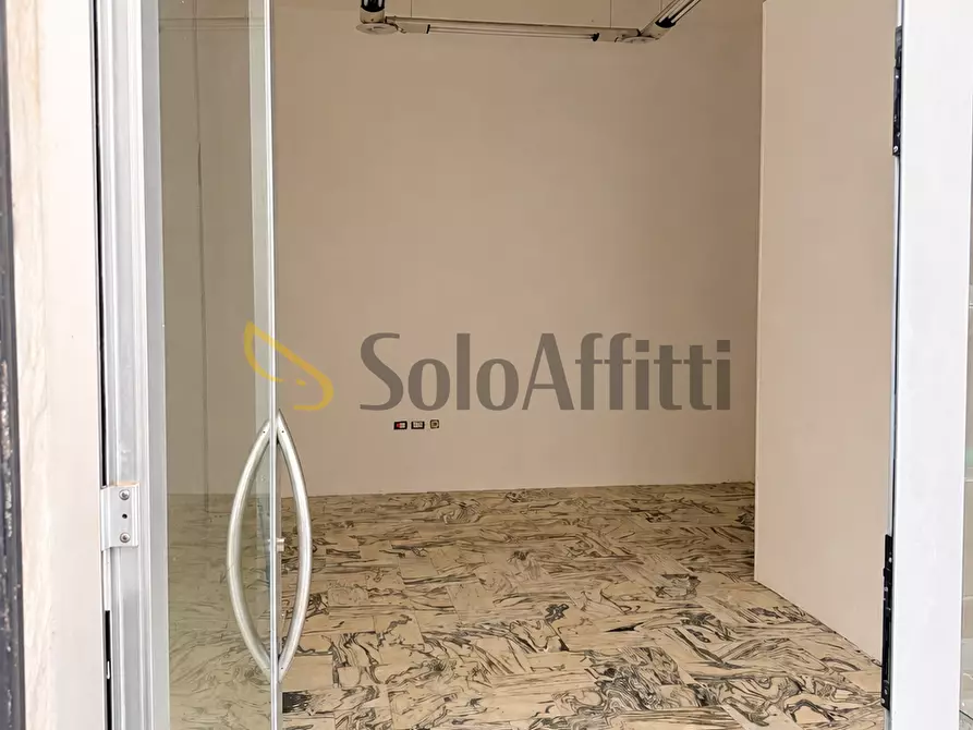 Immagine 5 di Locale commerciale in affitto  in Via Fratelli Bandiera 1 a Potenza