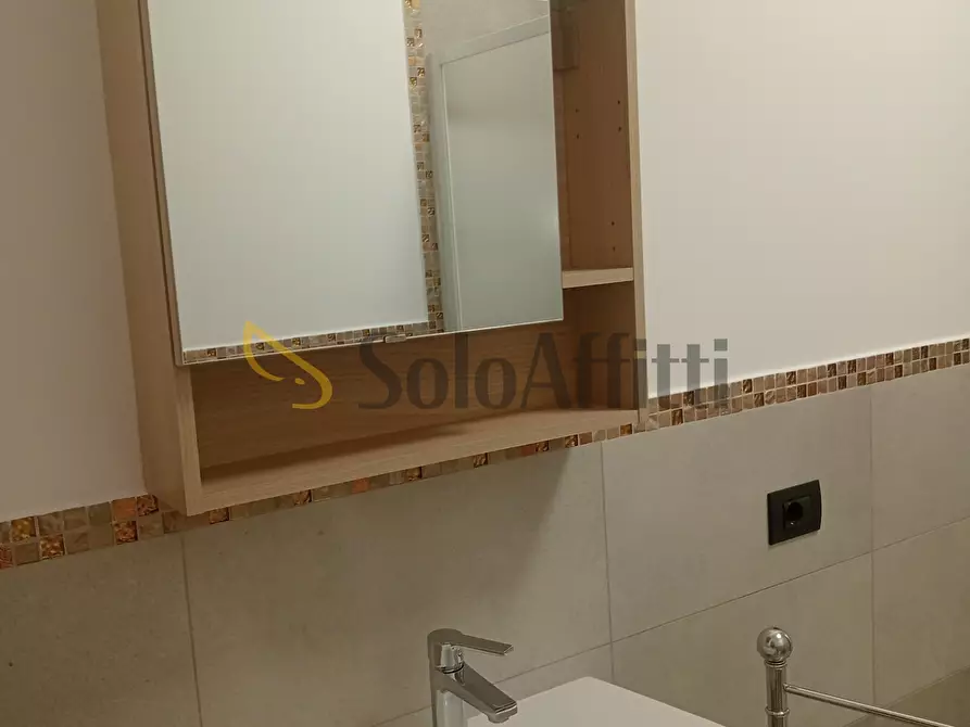 Immagine 9 di Trilocale in affitto  a Falconara Marittima