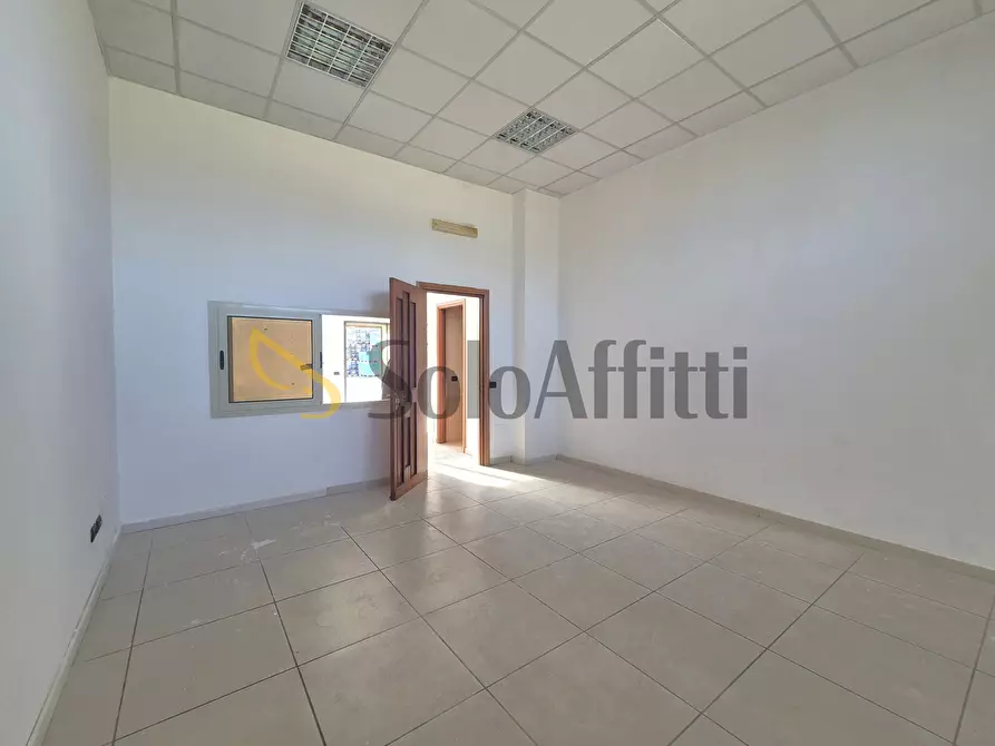 Immagine 6 di Locale commerciale in affitto  in Viale Emilia 72 a Catanzaro