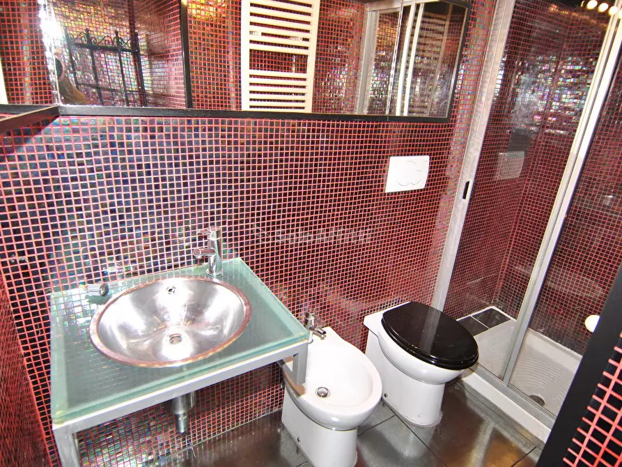 Immagine 7 di Loft/Open space in affitto  a Livorno